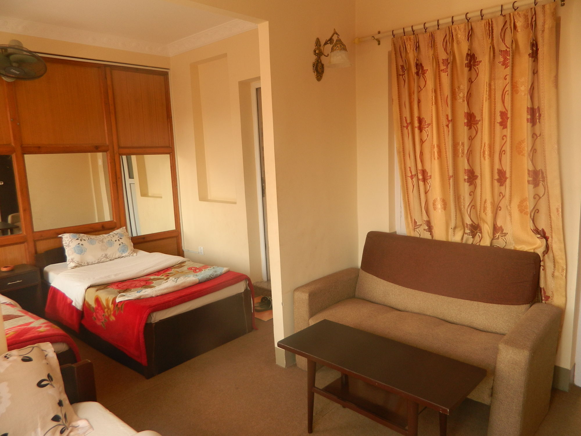 Om Tara Guest House Pvt Ltd Kathmandu Ngoại thất bức ảnh